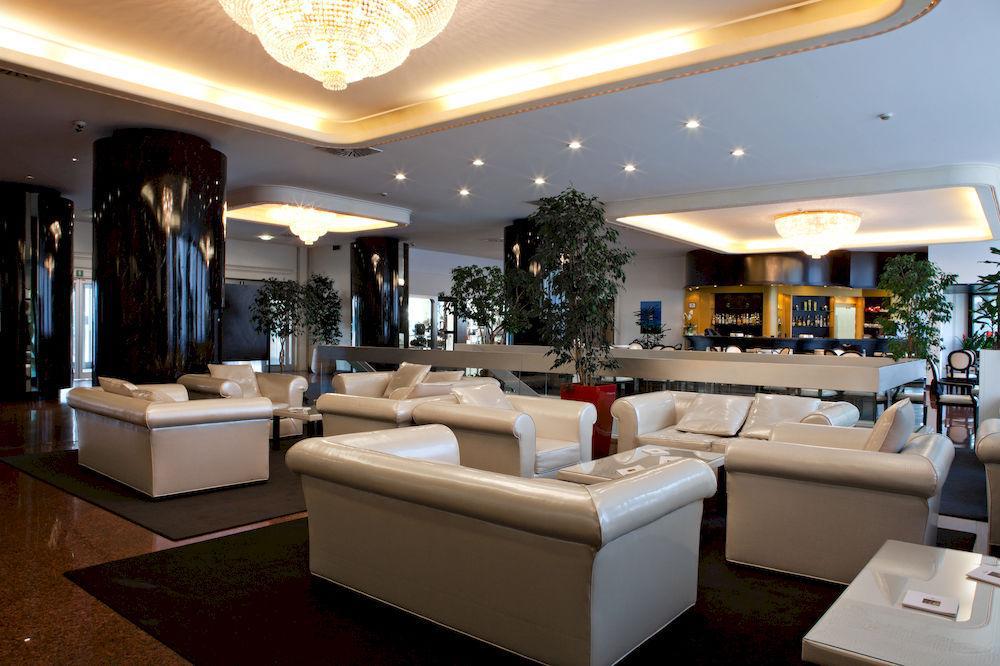 Atahotel Executive Milano Restaurant bilde